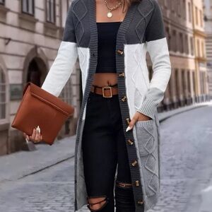 Elegant Two-Tone Cardigan in Gray and White